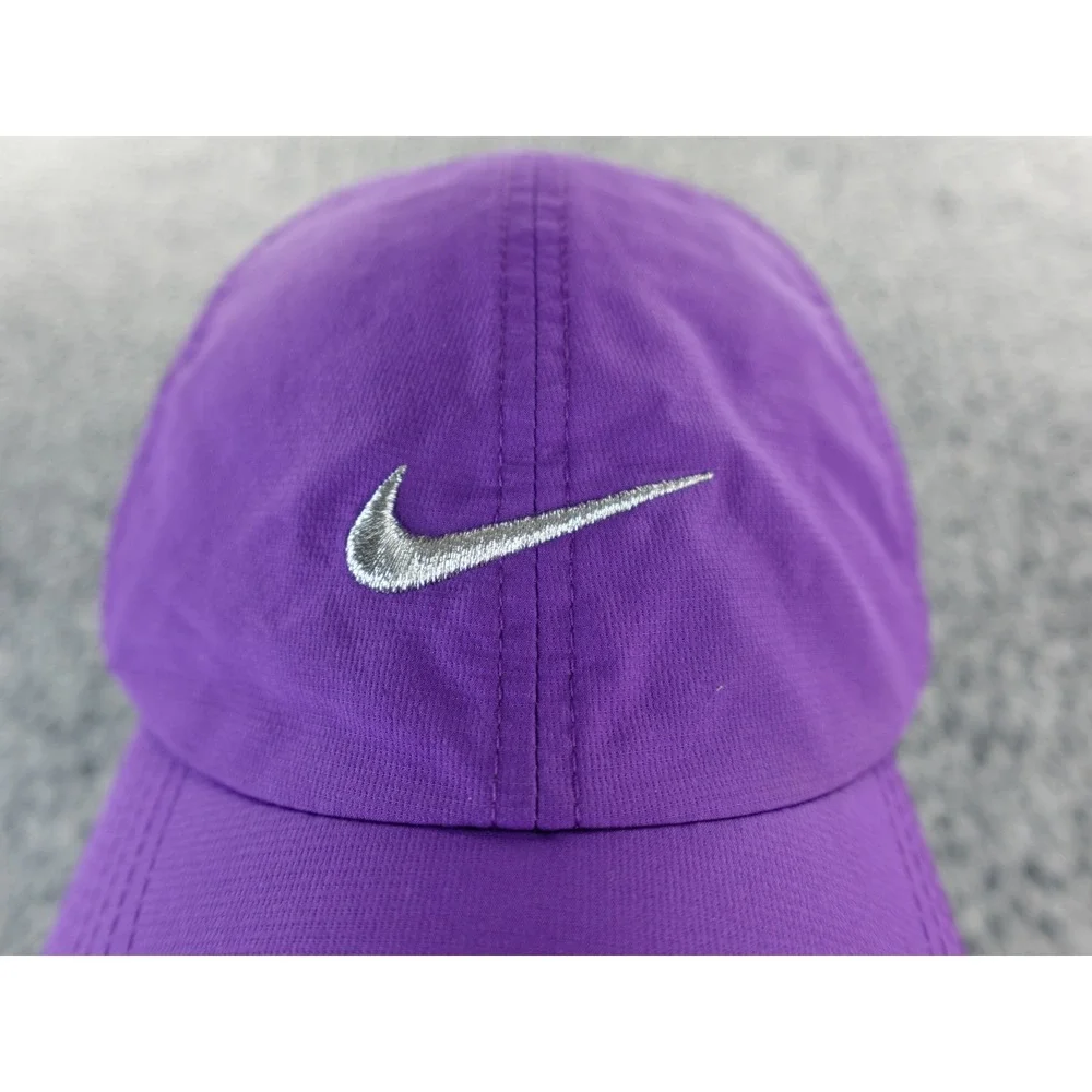 Nike Golf Hat Cap Strapback Purple 510603-541 SAMPLE Silver Embroider Ventilated